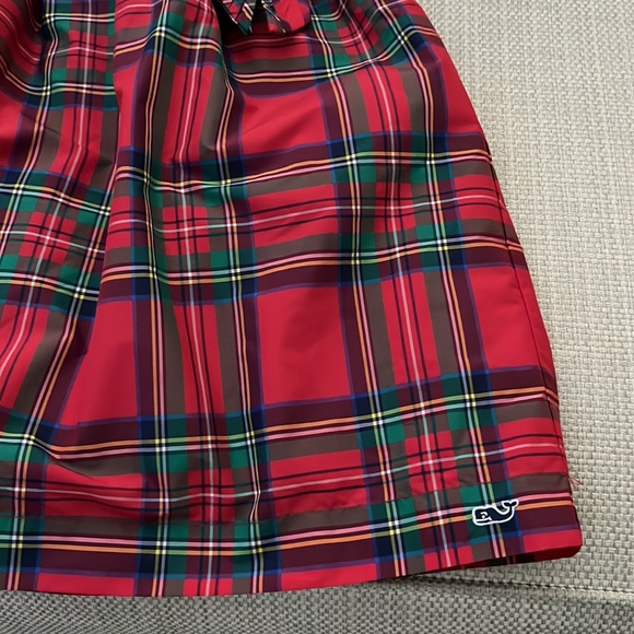 Vineyard vines holiday plaid dress size 7, like new - Picture 3 of 4